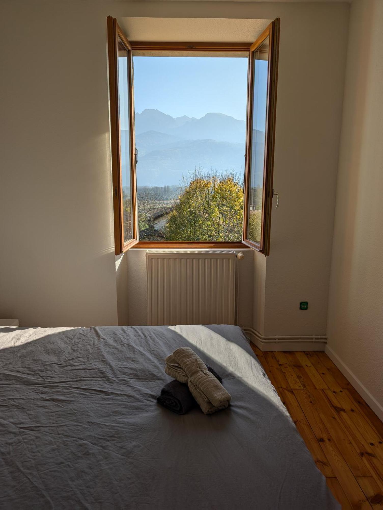 Appart 65M2 Avec 2 Chambres Dans Ferme Renovee - Parking Gratuit - Grande Vue Montagnes Montbonnot-Saint-Martin Exterior photo